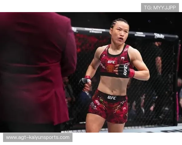 UFC张伟丽组合打击训练爆发更快——揭秘她的巅峰之路与训练秘籍 UFC张伟丽组合打击训练爆发更快——揭秘她的巅峰之路与训练秘籍