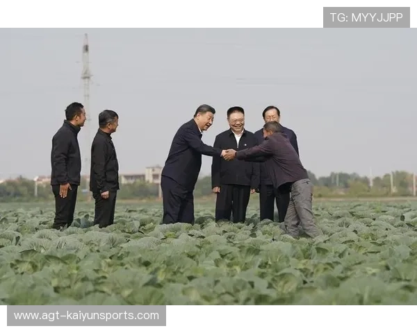 回望新疆之旅：总书记的步履