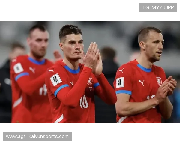 希克：我们的胜利从防守开始，后卫们值得被赞美，希克比赛视频大全