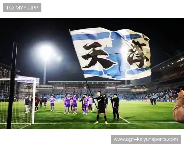 天津津门虎西班牙拉练加码,定位球演练反复打磨 天津津门虎西班牙拉练加码,定位球演练反复打磨